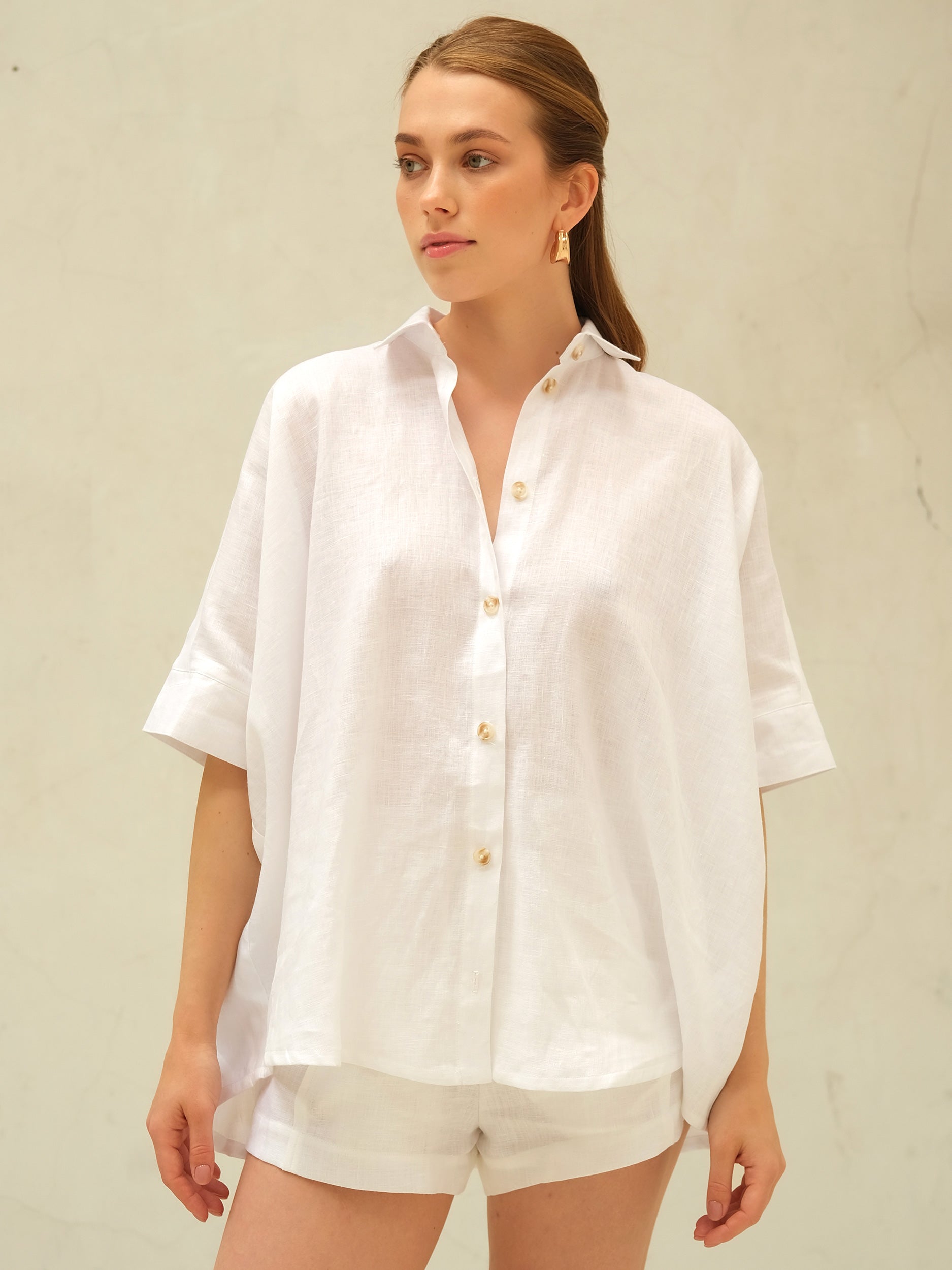 Weißes Leinen Oversize Shirt für Damen – Zeitlose Leichtigkeit
