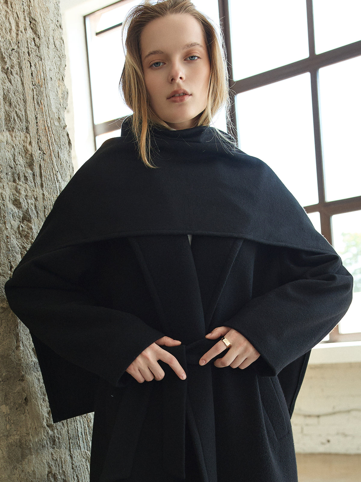 CHÉLIE black wool stole